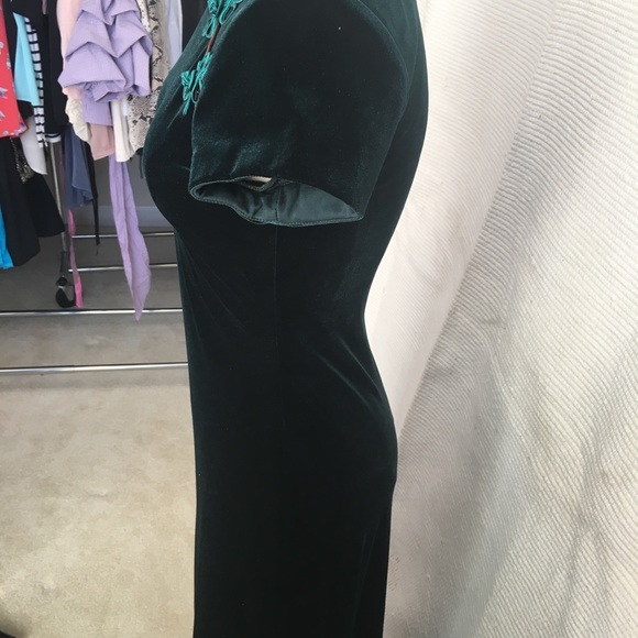 VTG 90s green velvet asian-style gown - Picture 4 of 7